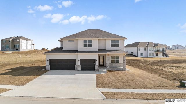 10305 Prospect Street, Papillion, NE 68046