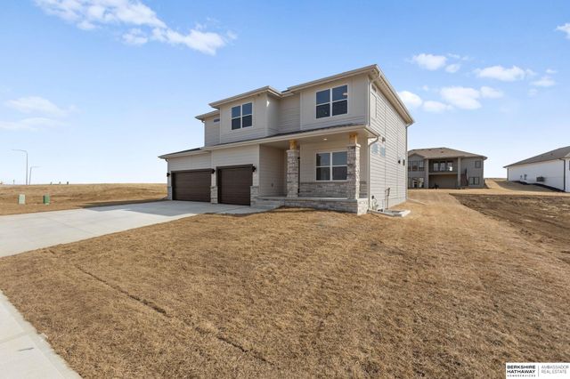 10305 Prospect Street, Papillion, NE 68046