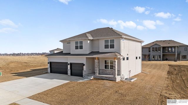 10305 Prospect Street, Papillion, NE 68046