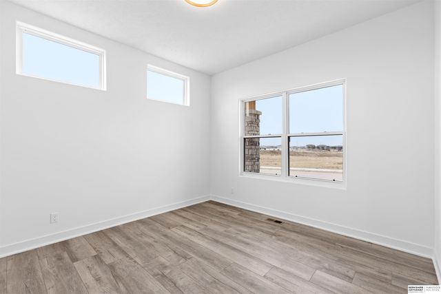 10305 Prospect Street, Papillion, NE 68046