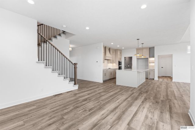 10305 Prospect Street, Papillion, NE 68046