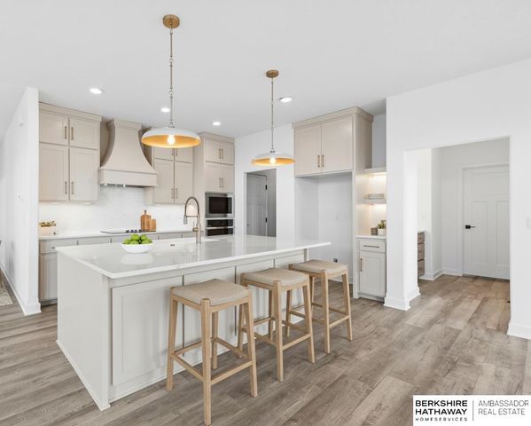 10305 Prospect Street, Papillion, NE 68046