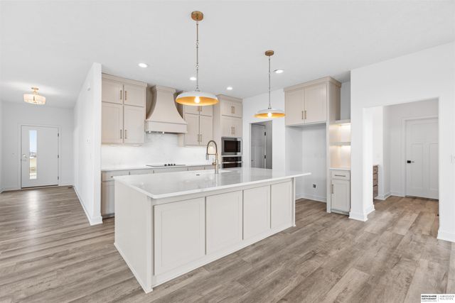 10305 Prospect Street, Papillion, NE 68046