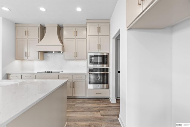 10305 Prospect Street, Papillion, NE 68046
