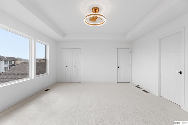 10305 Prospect Street, Papillion, NE 68046