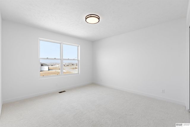 10305 Prospect Street, Papillion, NE 68046