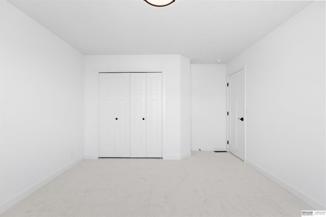 10305 Prospect Street, Papillion, NE 68046