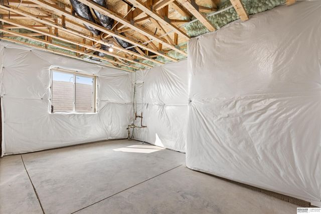 10305 Prospect Street, Papillion, NE 68046