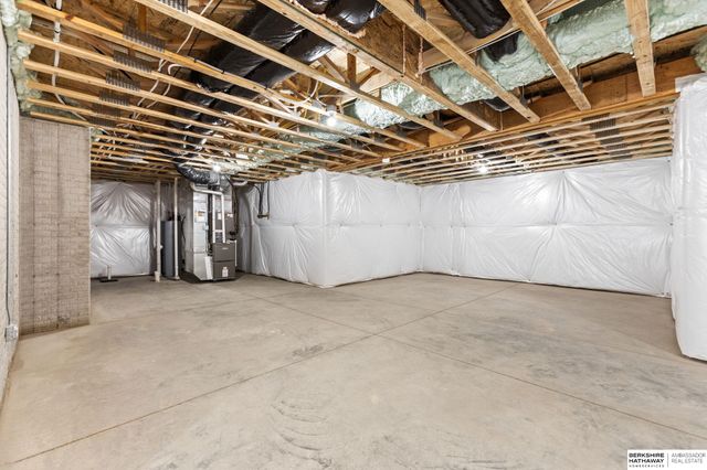 10305 Prospect Street, Papillion, NE 68046