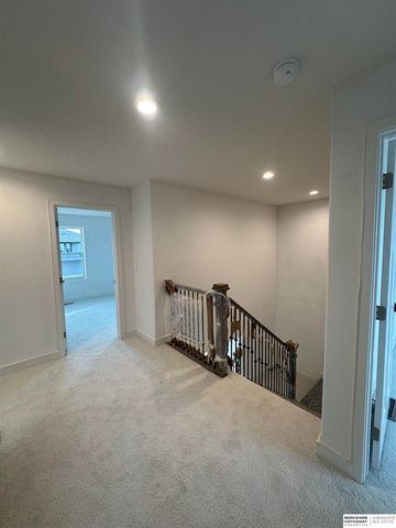 10305 Prospect Street, Papillion, NE 68046