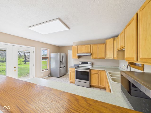 1925 Lindberg Road, Anderson, IN 46012