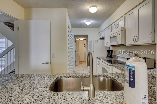 10 Lighthouse Rd Apt 455, Hilton Head Island, SC 29928