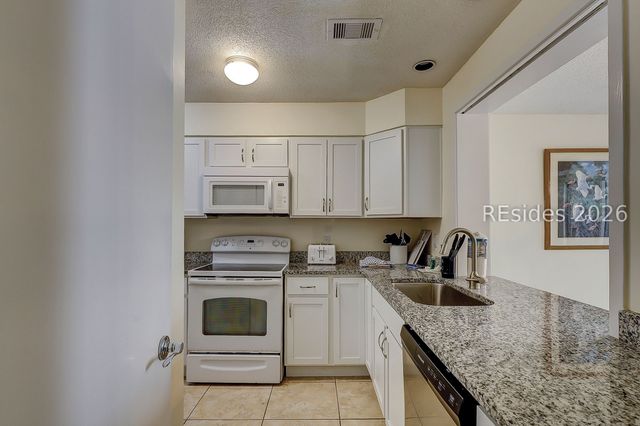 10 Lighthouse Rd Apt 455, Hilton Head Island, SC 29928