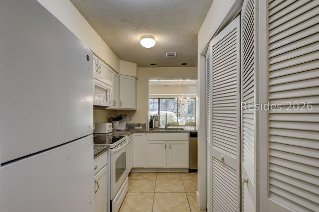 10 Lighthouse Rd Apt 455, Hilton Head Island, SC 29928