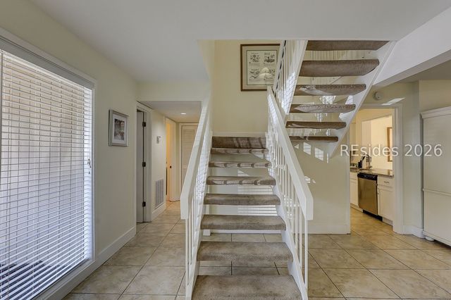 10 Lighthouse Rd Apt 455, Hilton Head Island, SC 29928