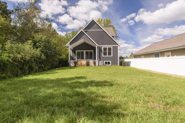 228 Evergreen STREET, Dousman, WI 53118