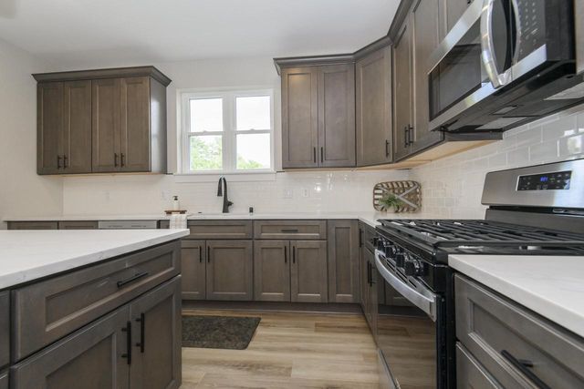 228 Evergreen STREET, Dousman, WI 53118