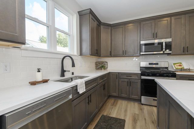 228 Evergreen STREET, Dousman, WI 53118