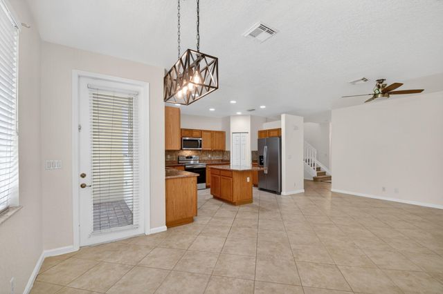 2806 S Evergreen Circle, Boynton Beach, FL 33426