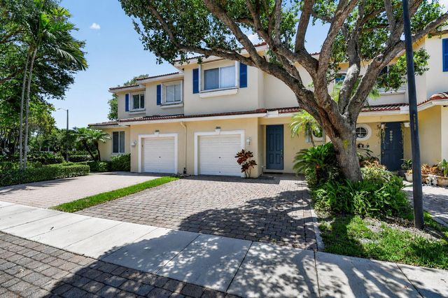 2806 S Evergreen Circle, Boynton Beach, FL 33426