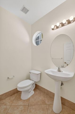 2806 S Evergreen Circle, Boynton Beach, FL 33426