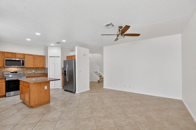 2806 S Evergreen Circle, Boynton Beach, FL 33426