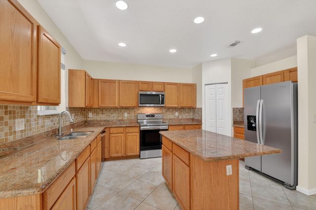 2806 S Evergreen Circle, Boynton Beach, FL 33426