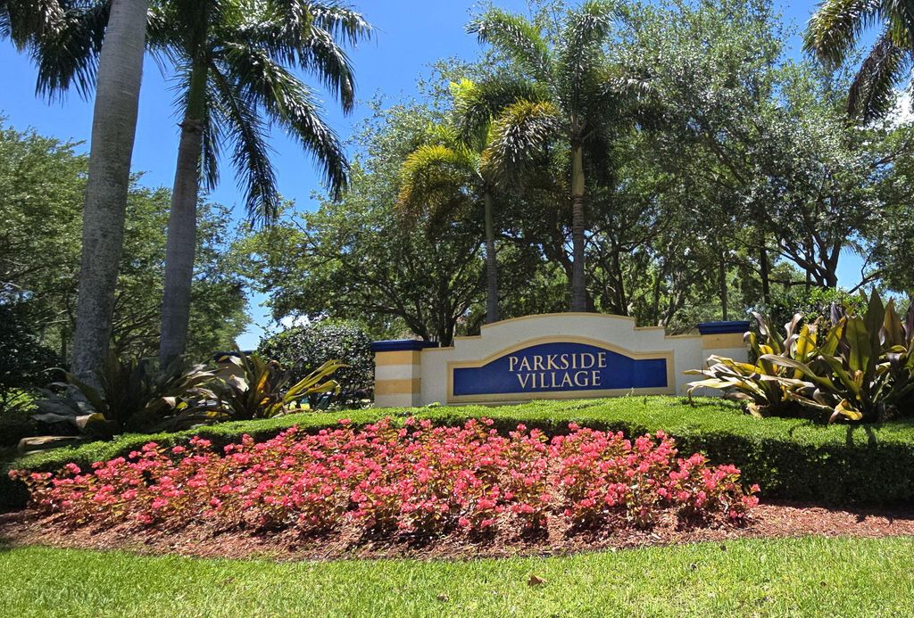 2806 S Evergreen Circle, Boynton Beach, FL 33426