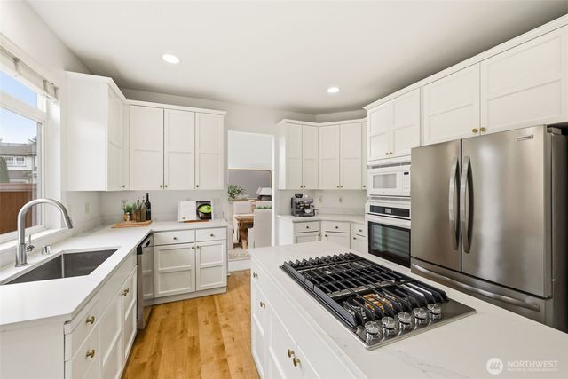 2005 NE 35th Place, Renton, WA 98056