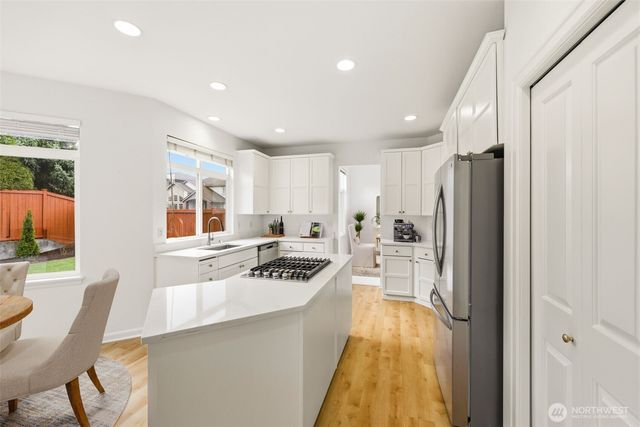 2005 NE 35th Place, Renton, WA 98056