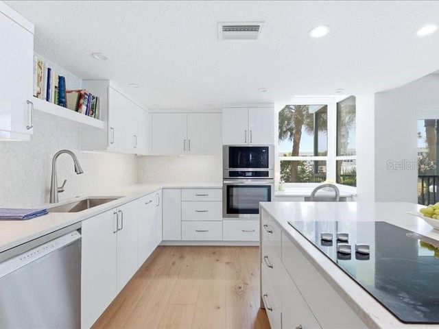 1848 SHORE DRIVE S 101, South Pasadena, FL 33707