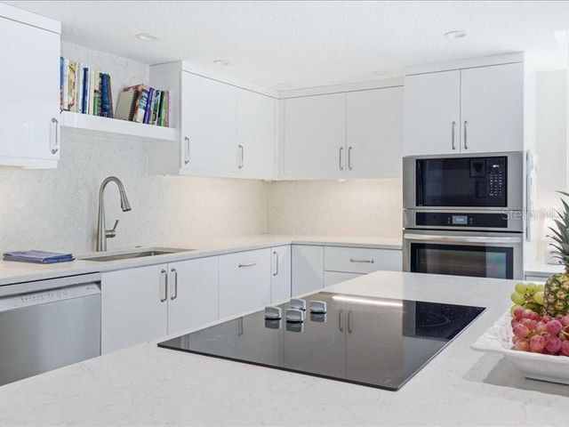 1848 SHORE DRIVE S 101, South Pasadena, FL 33707