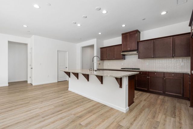1237 Cathedral Court S, Madera, CA 93636