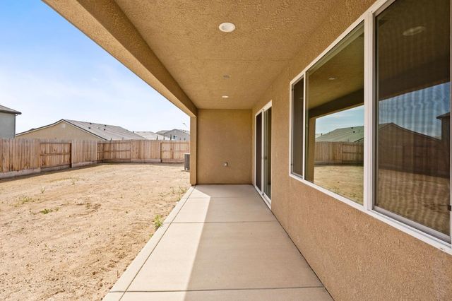 1237 Cathedral Court S, Madera, CA 93636