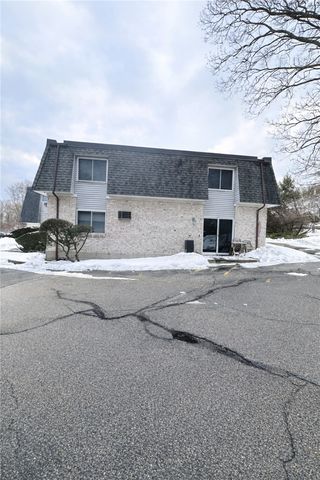 1560 Douglas Avenue TH54, North Providence, RI 02904