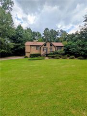 3877 Creekmore Street, Canton, GA 30115