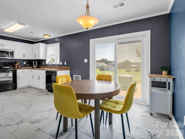 169 Oak Brook Lane, Gaffney, SC 29341