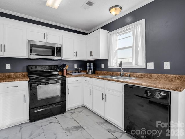 169 Oak Brook Lane, Gaffney, SC 29341