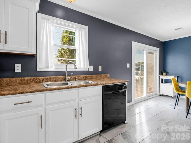 169 Oak Brook Lane, Gaffney, SC 29341