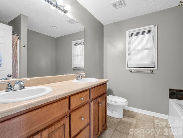 169 Oak Brook Lane, Gaffney, SC 29341