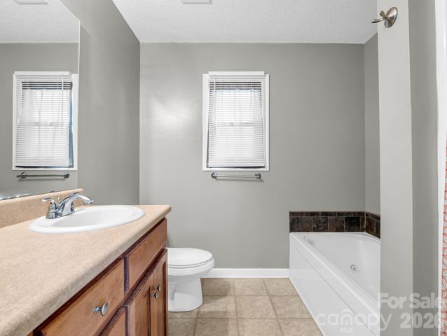 169 Oak Brook Lane, Gaffney, SC 29341
