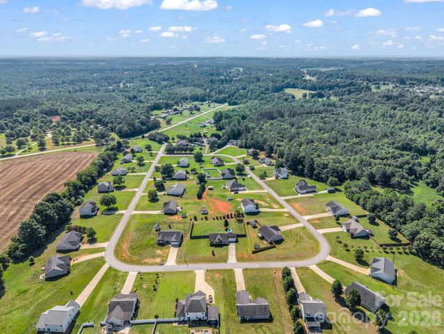 169 Oak Brook Lane, Gaffney, SC 29341