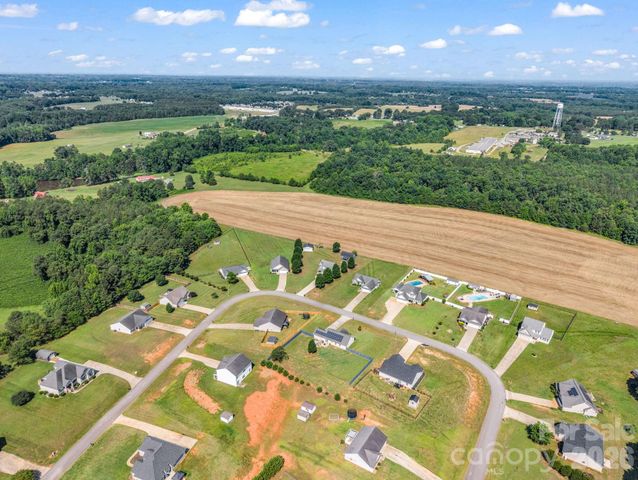 169 Oak Brook Lane, Gaffney, SC 29341