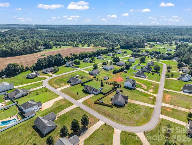 169 Oak Brook Lane, Gaffney, SC 29341