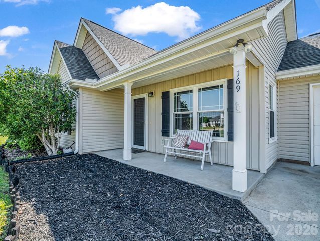 169 Oak Brook Lane, Gaffney, SC 29341