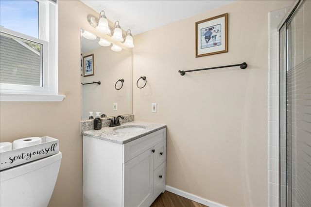 124 S Glenbrook Trail, Mchenry, IL 60050