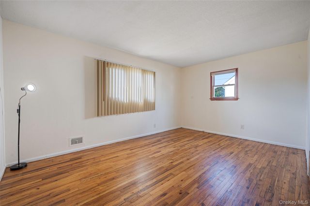 403 Brookside Court, Copiague, NY 11726
