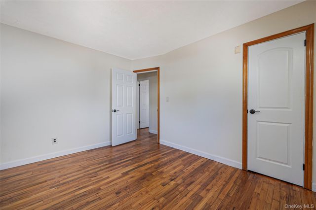 403 Brookside Court, Copiague, NY 11726