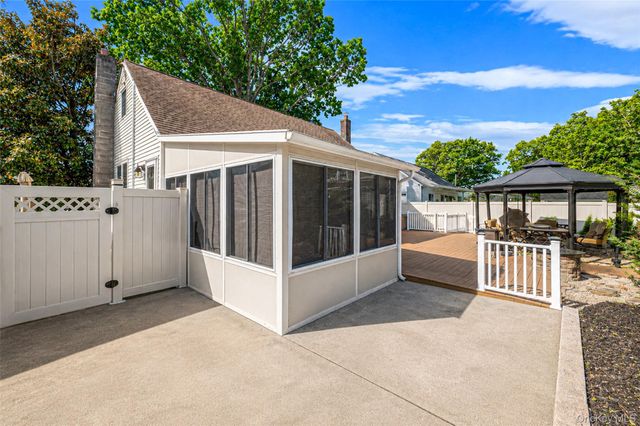 403 Brookside Court, Copiague, NY 11726