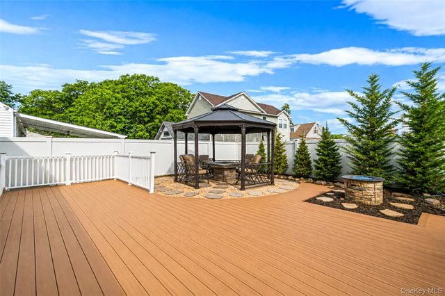 403 Brookside Court, Copiague, NY 11726